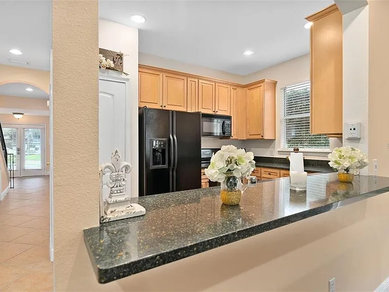 828 Ellwood Ave #J — Photo 8