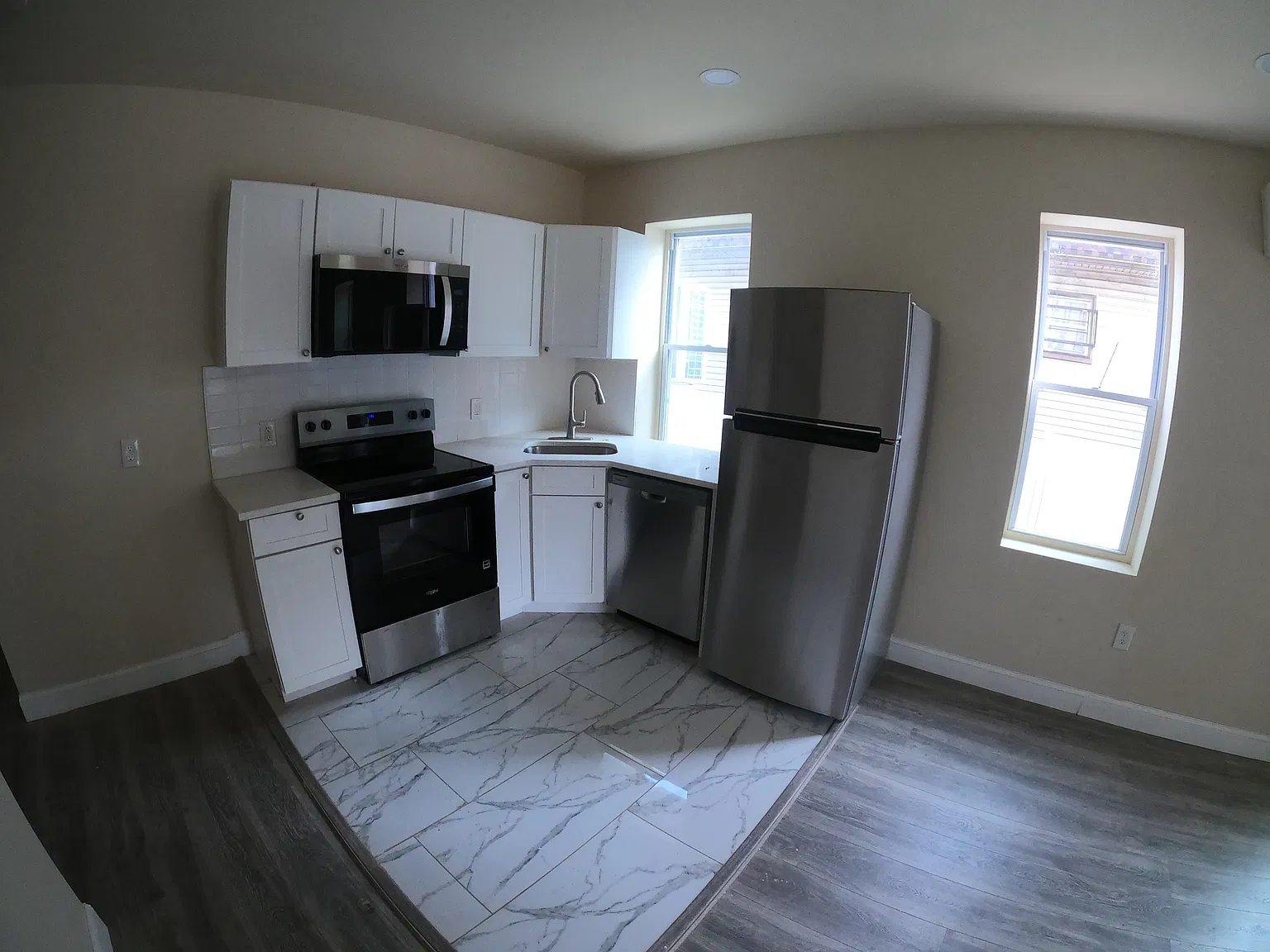 2 bed, 1200 sqft, $2,200 — Photo 4
