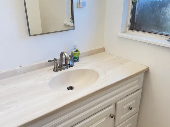 3527 E McKinley Ave, Fresno, CA 93703