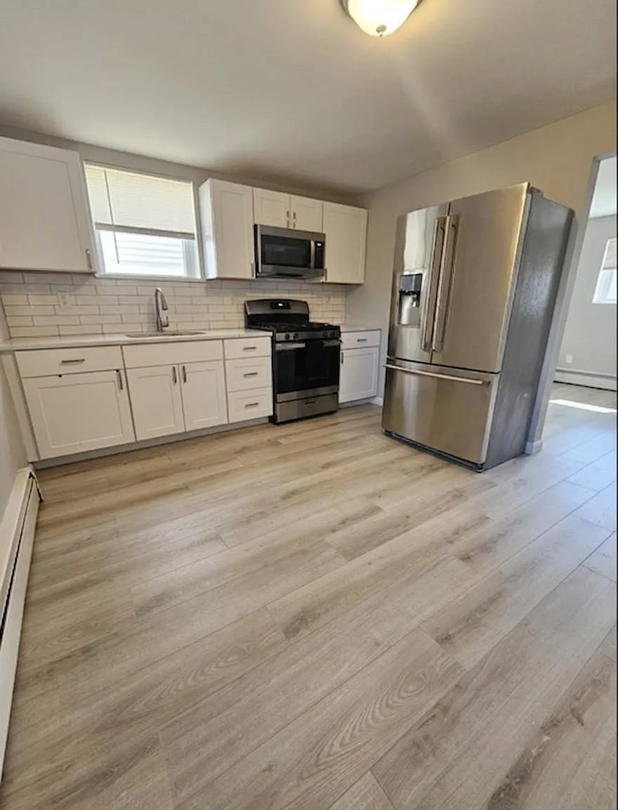 1 bed, 1.0 bath, $1,900 — Photo 2