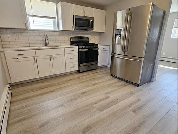 2nd image of 15 Dell Glen Ave Floor 1