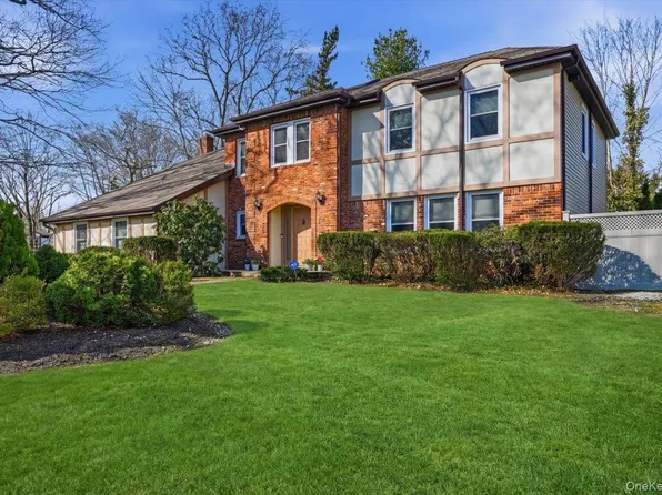 10 Weatherstone Way, Smithtown, NY 11787