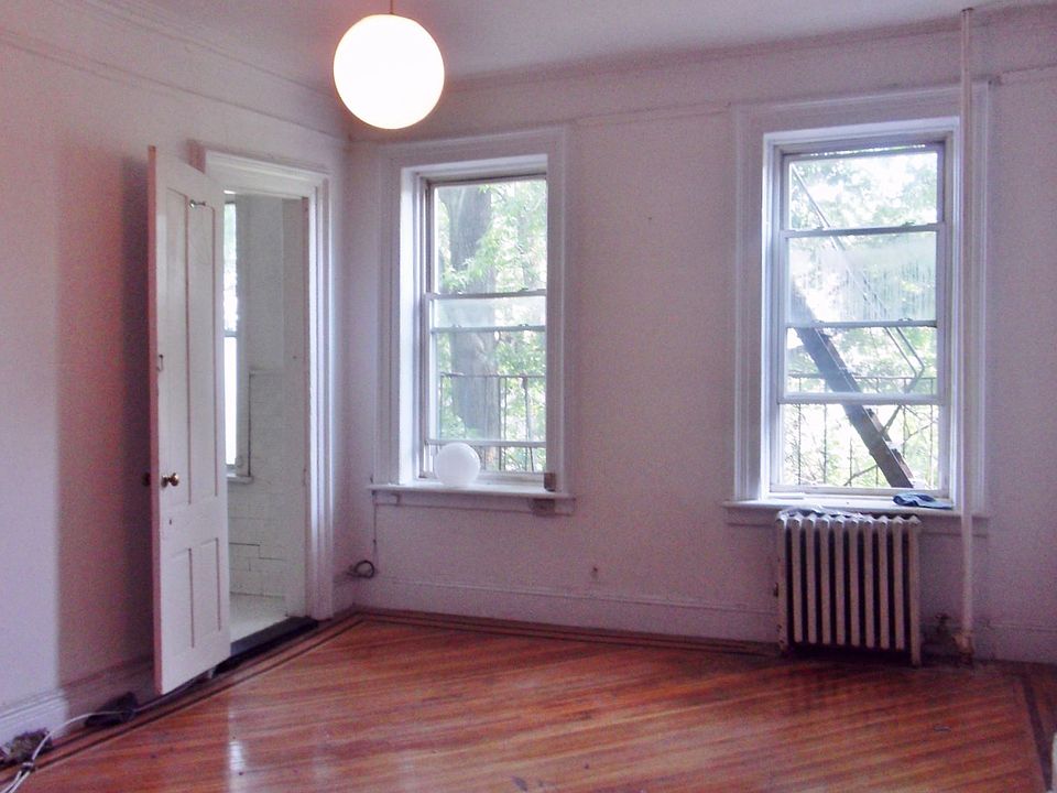 1st image of 125 Saint James Pl APT 3B