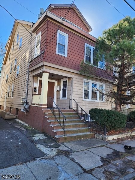 1st image of 256 Vermont Ave
