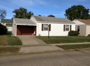 809 25th St, Vienna, WV 26105