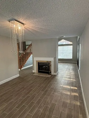 3 bed, 2.5 bath, 2107 sqft, $2,800 — Photo 3