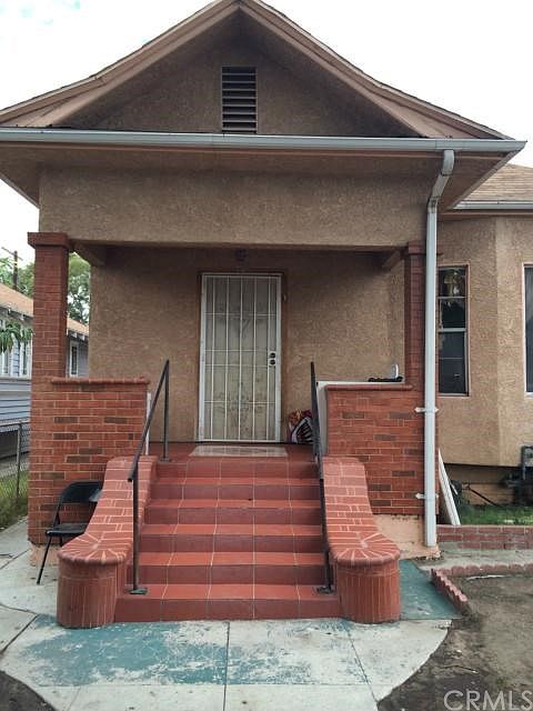 1st image of 413 E 43rd Pl