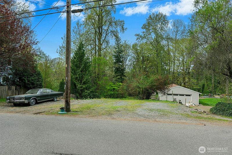 3rd image of 18005 83rd Avenue NE