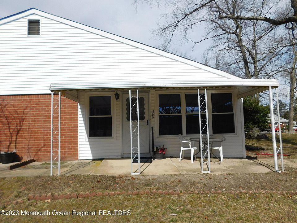 1st image of 160D Columbine Avenue