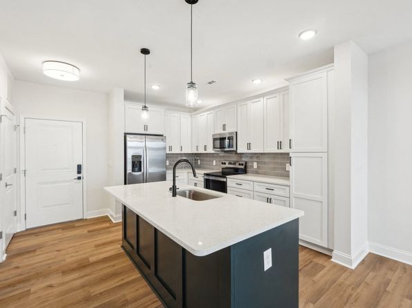 21501 Hickory St #403