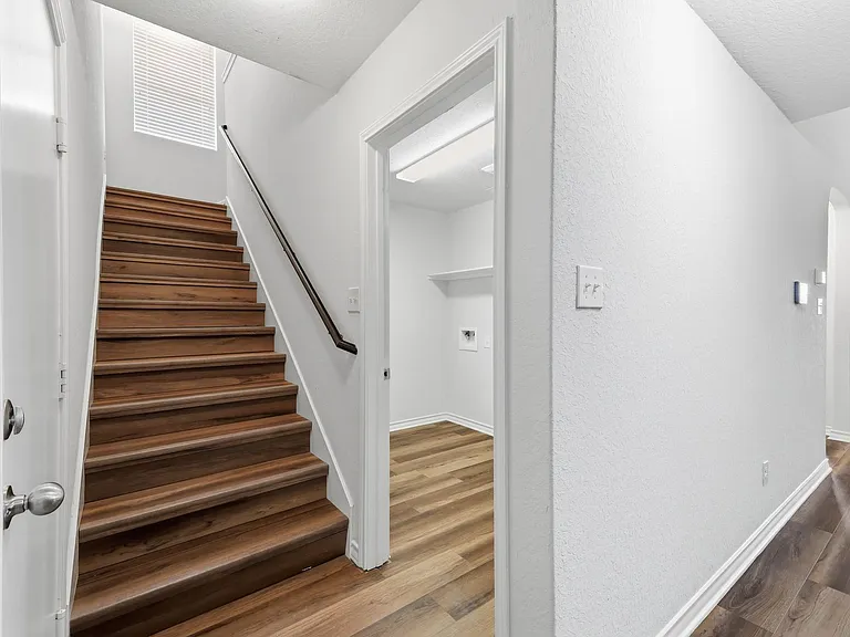 2818 Davis Trce — Photo 19