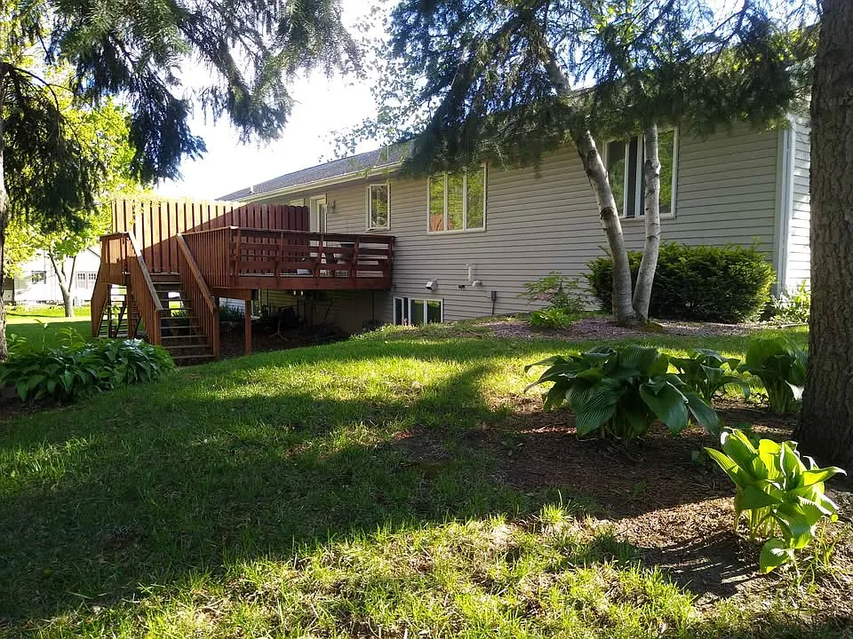 3 bed, 2100 sqft, $1,750 — Photo 2