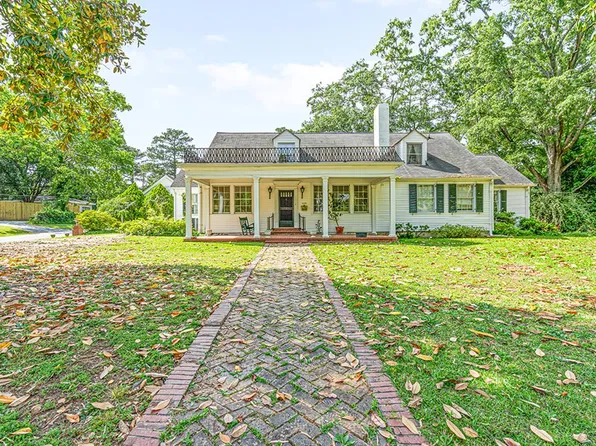 128 Gracemont Dr, Greenwood, SC 29649