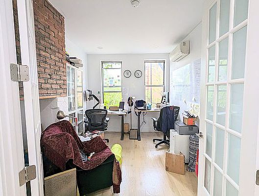 4th image of 157 Wilson Ave APT 2L