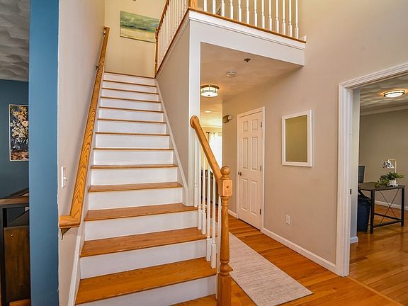 4th image of 12 Scotland Heights Rd