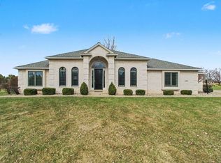 1100 Longview Ln, Saline, MI