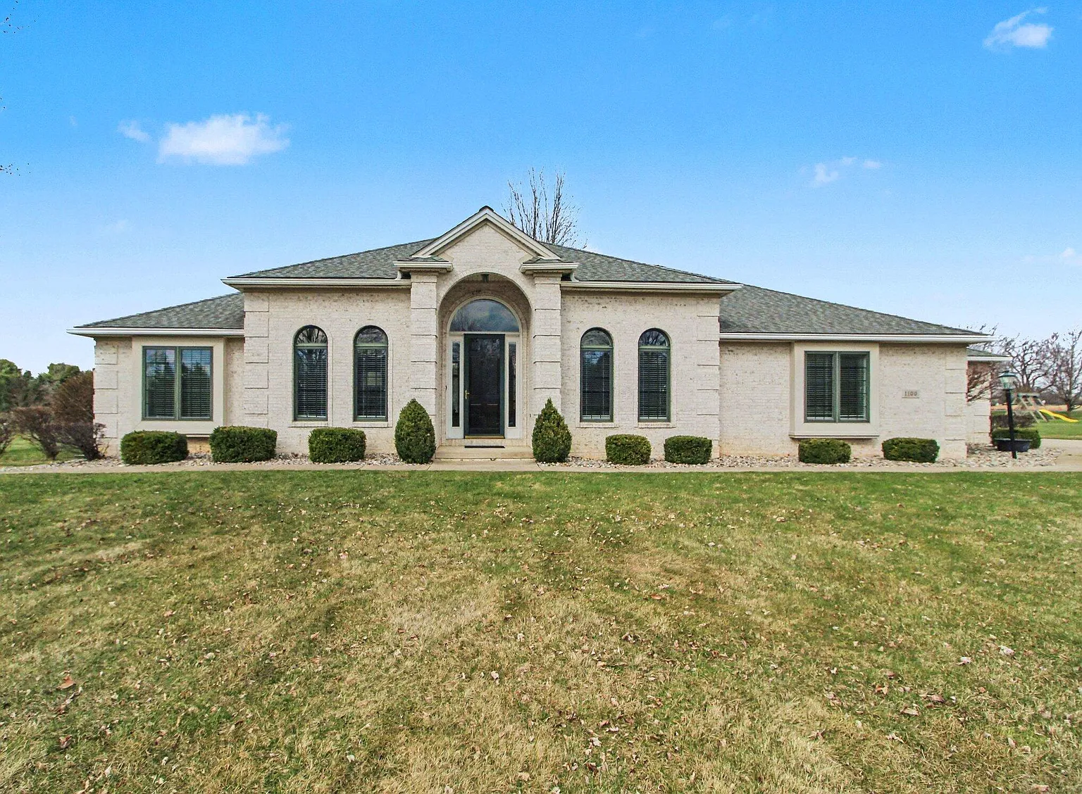 1100 Longview Ln photo 1