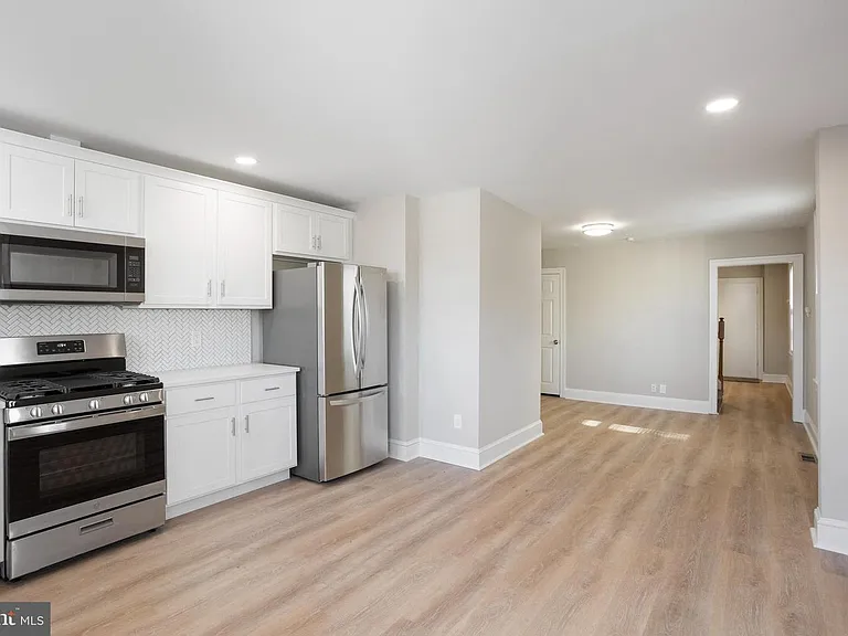 809 N Providence Rd — Photo 2