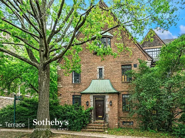 85 Burns St, Forest Hills, NY 11375