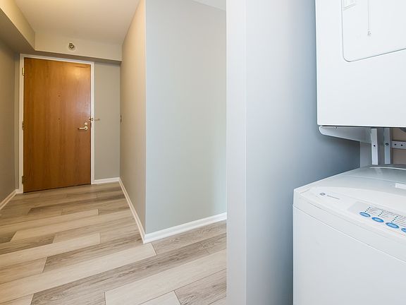 4th image of 345 N Lasalle St #2003