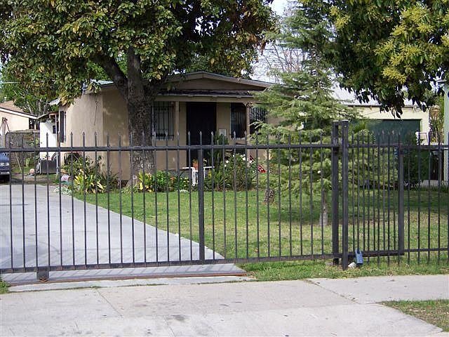 2nd image of 635 E 105th St