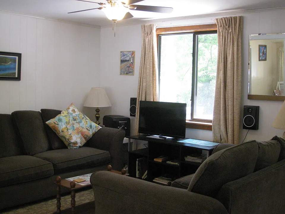 1049 Shady Dr