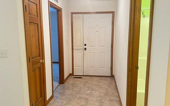 2nd image of 1047 Kleemann Dr #1047