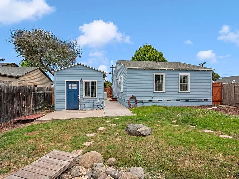 586 Del Mar Ave — Photo 34