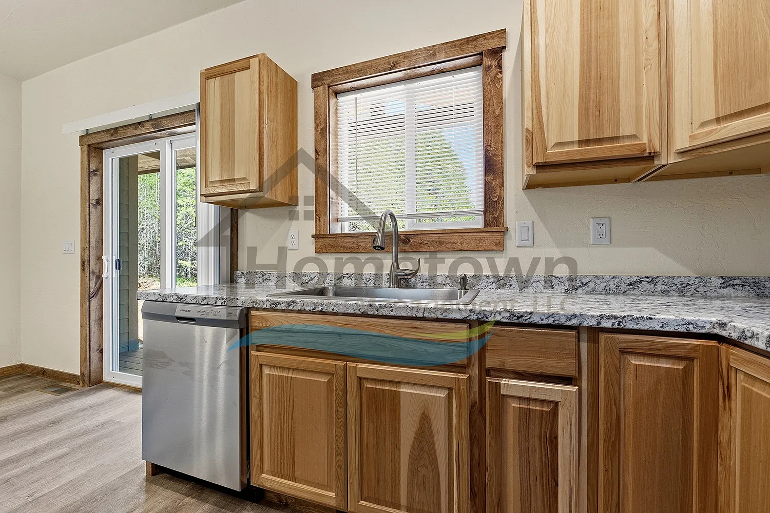 2 bed, 900 sqft, $1,800 — Photo 3