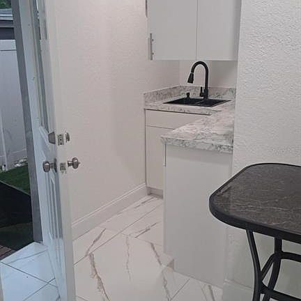 3rd image of 1405 W Rambla St