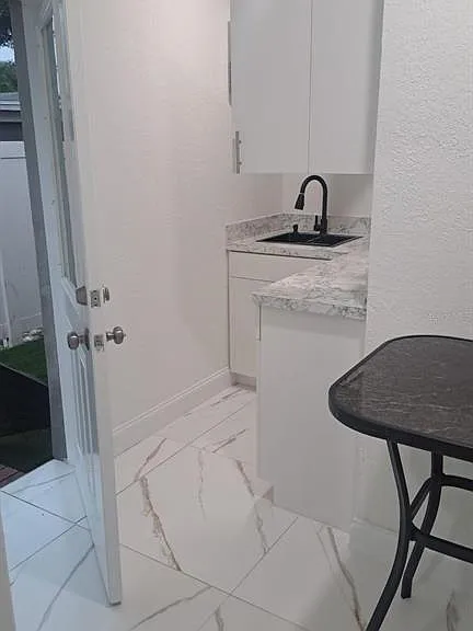 1405 W Rambla St — Photo 3