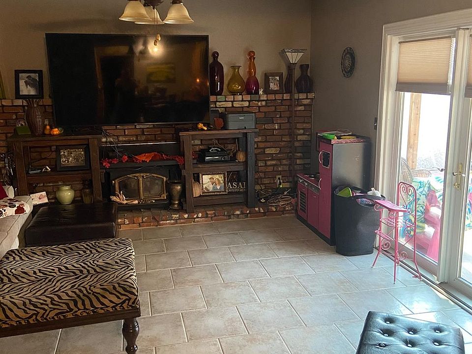 2nd image of 2155 Tammy Ln