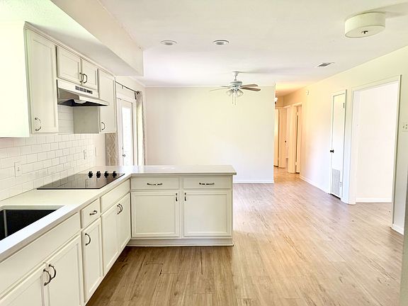 2nd image of 555 Burgin Ave