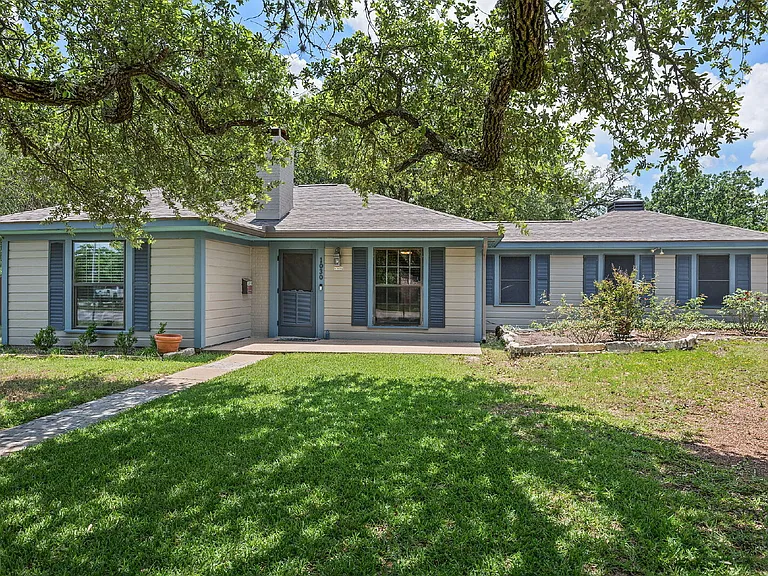 1030 Walton Dr — Photo 26