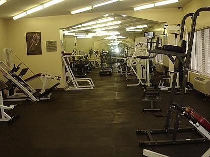 3rd image of 2540 Shore Blvd Ph 20E