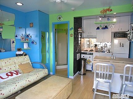 1st image of 302 Shady Walk