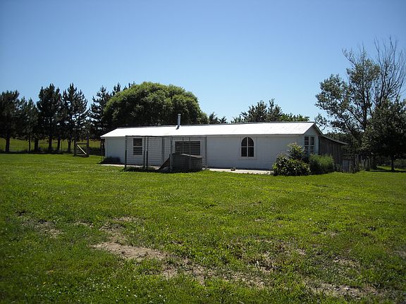 Dog Kennel / Out Building