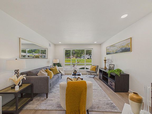 3rd image of 5077 Palmetto Ave