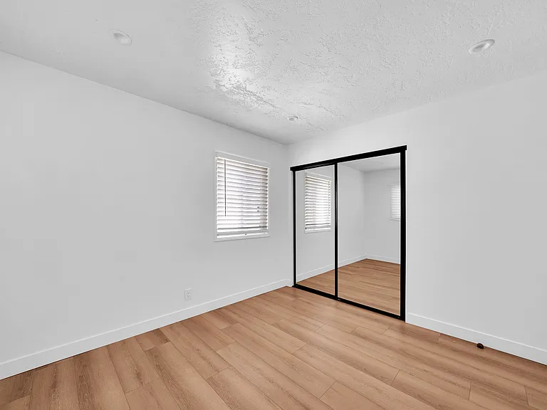 1024 W Balboa Blvd #C — Photo 12