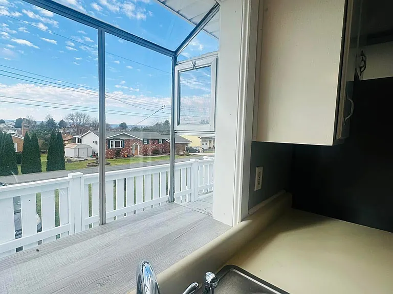 204 Phillips St — Photo 33