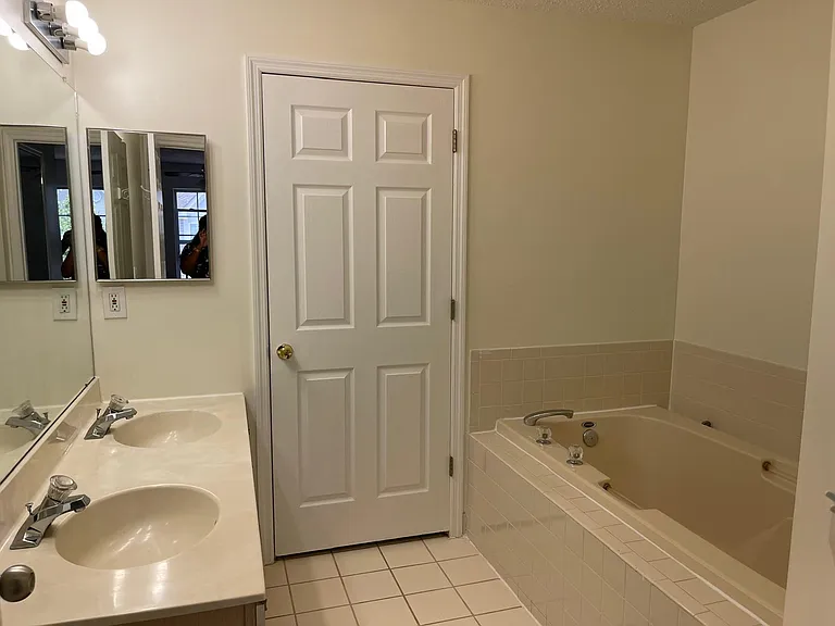 75 Prestwick Way — Photo 9