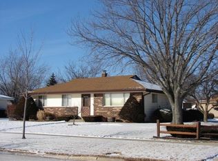 520 E Fitzsimmons Rd, Oak Creek, WI 53154