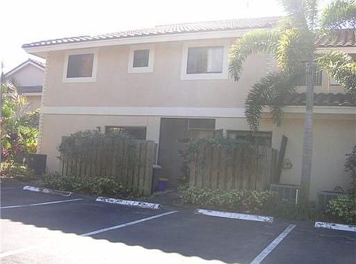 Home For Sale In Lago Del Mar