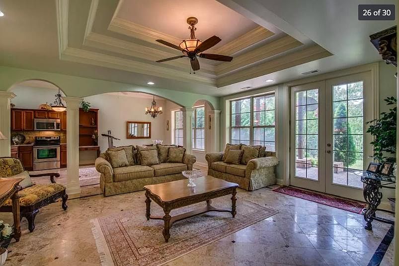 1st image of 569 Summit Oaks Ct