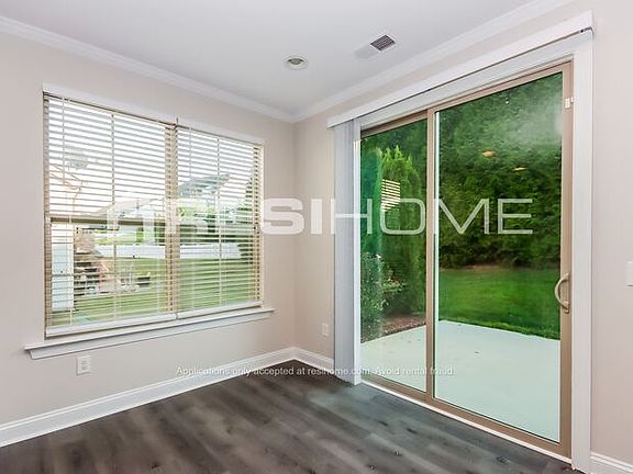 5th image of 195 Blossom Ridge Dr