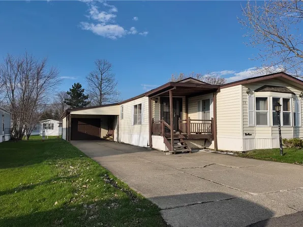 13 Rippleway Dr #197, Hamburg, NY 14075