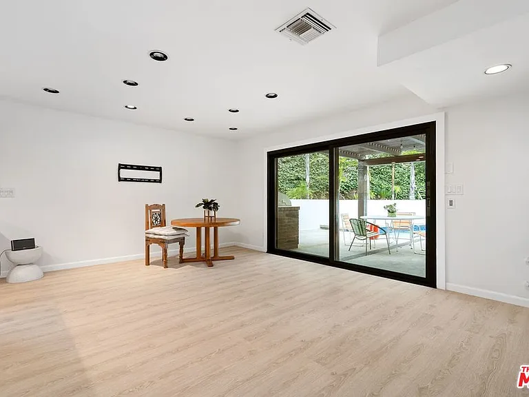3135 Chandelle Rd — Photo 9