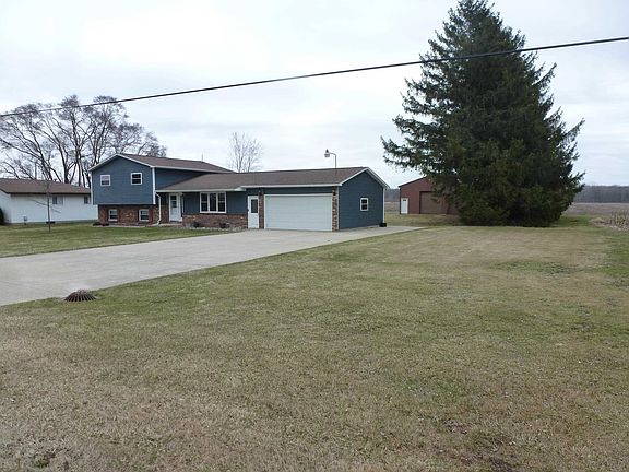 3rd image of 3697 Eleven Mile Rd