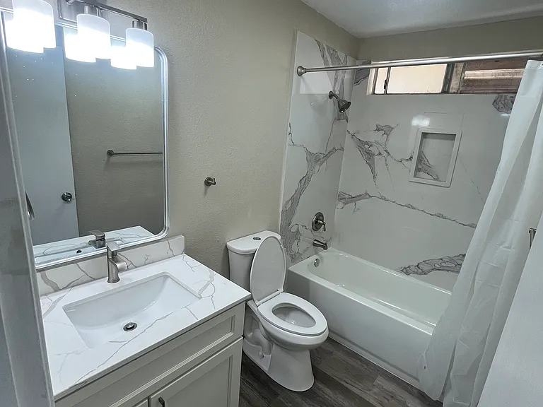 414 S Church St #A — Photo 15