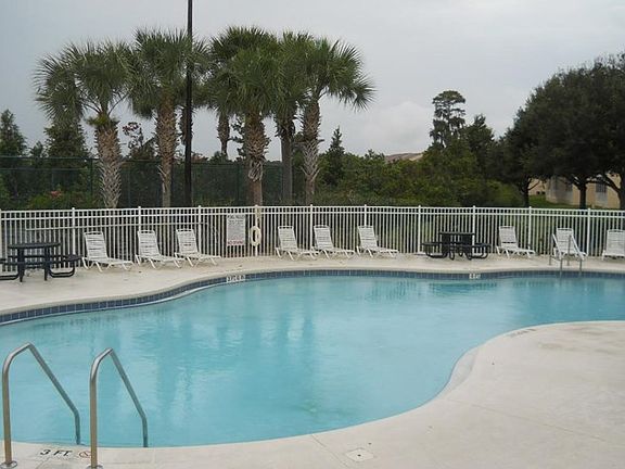 4th image of 3103 Sun Lake Ct APT A
